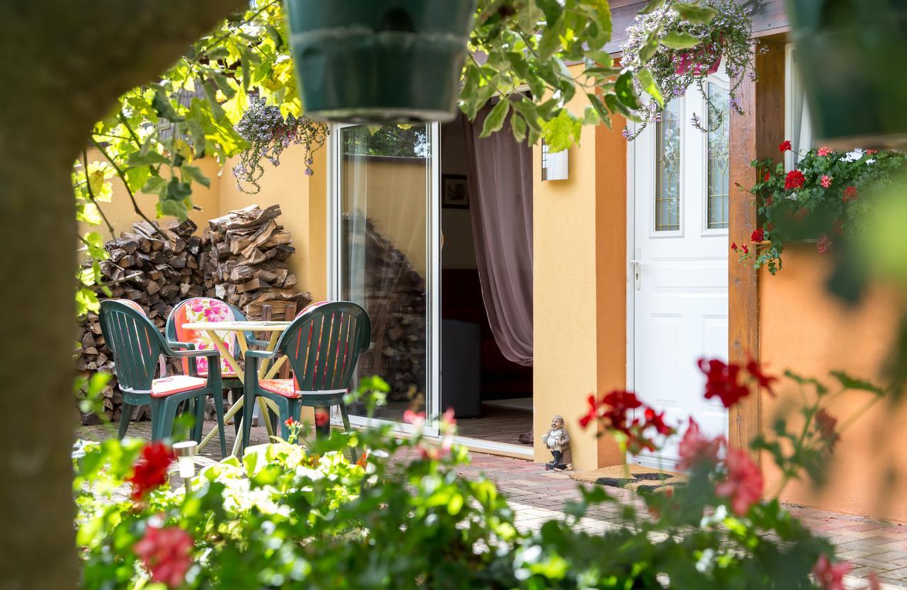Gites De Charme Chez Christine Ottrott Exteriör bild